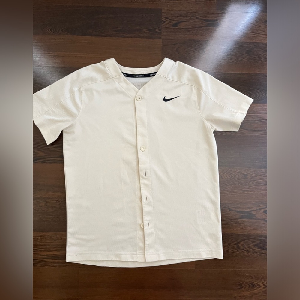 Boys Nike Baseball Jersey Size Medium (Cart E-123)